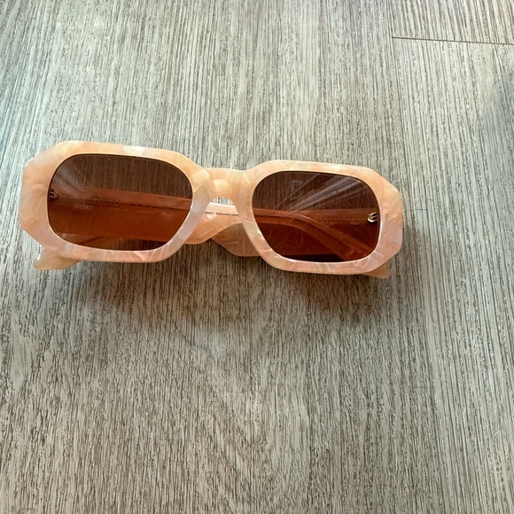 quay australia hyped up pink marble square retro y2k geometric sunglasses NEW - Picture 1 of 5
